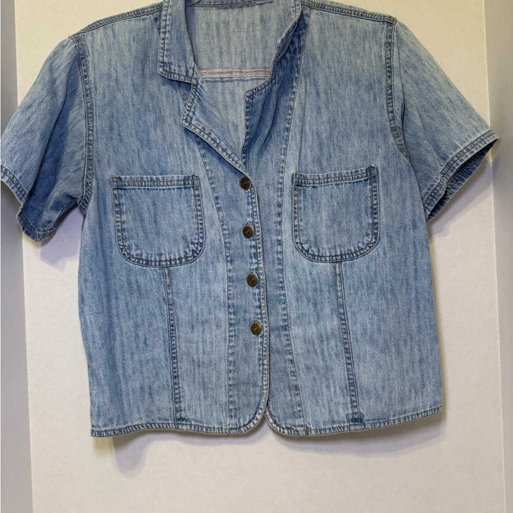 Light Blue Denim Button-Up Slightly Cropped Shirt | woman’s size medium